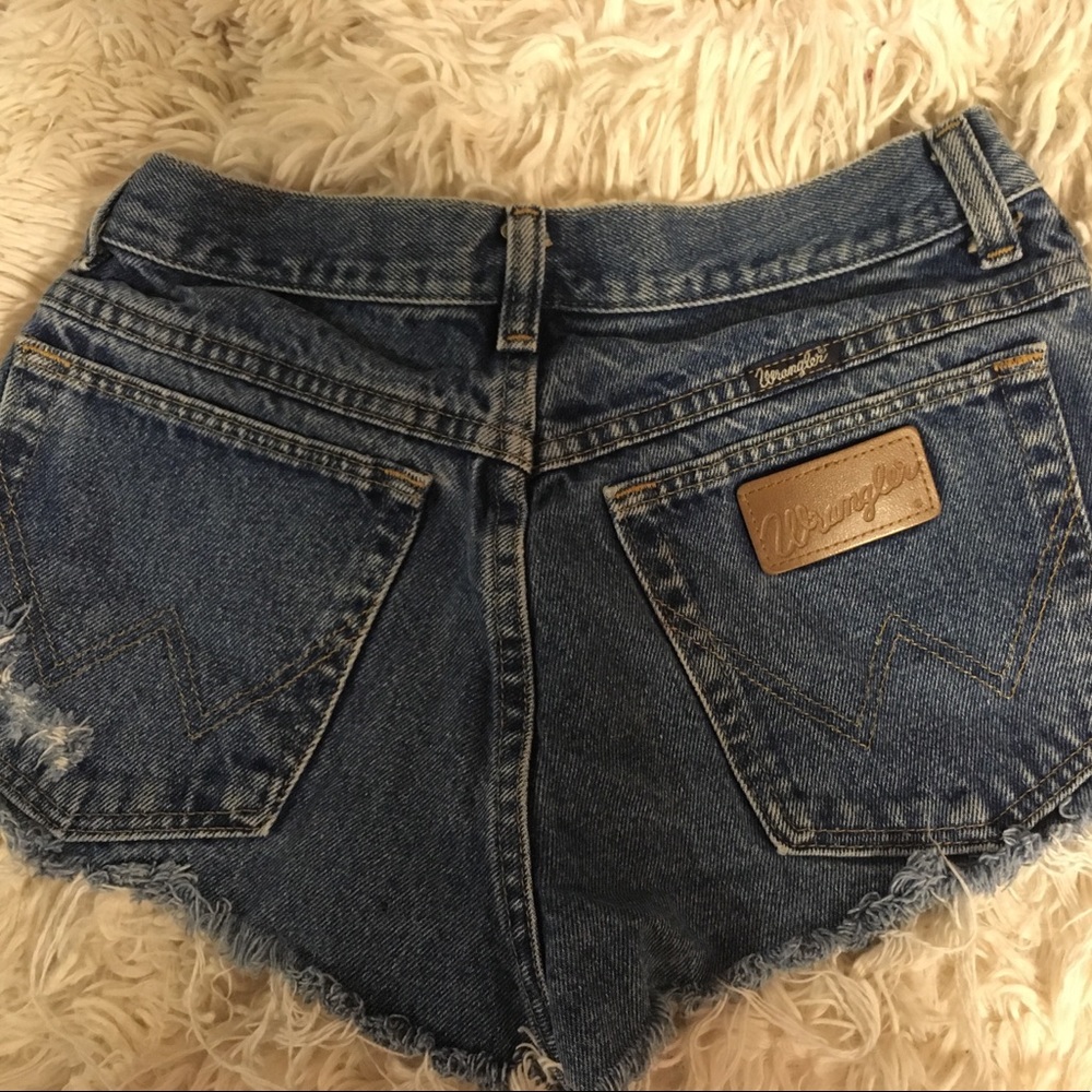 Wrangler hi rise vintage shorts